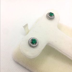 Women Sterling Silver Ring With Green Center Stone